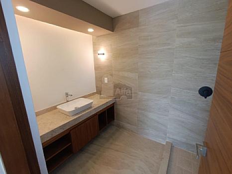 House for sale Residencial Vía Cumbres, Cancun with 4 bedrooms and 4 full bathrooms, maid's quarters