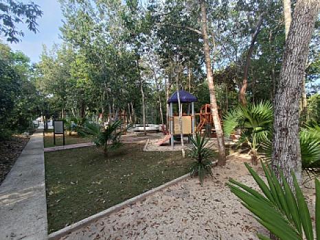 Terreno habitacional en venta en Paseo de la Selva 2, SMZ-326, Benito Juárez, Quintana Roo