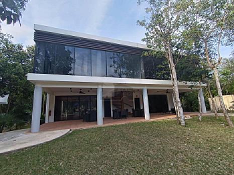Terreno habitacional en venta en Paseo de la Selva 2, SMZ-326, Benito Juárez, Quintana Roo