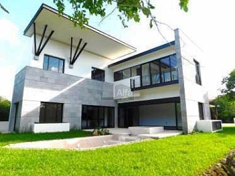 Casa en Venta y/o Renta en Residencia Cancun Country Club, Cancun Quintana Roo