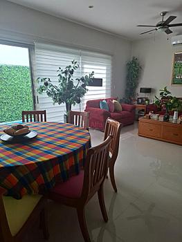 Casa en Venta Residencial Aqua, Cancún. 4 Recs 4.5 Baños Alberca y 232 m² Construcción