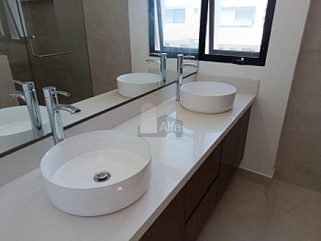 Casa en Venta – Residencial Arbolada, Cancún, Quintana Roo