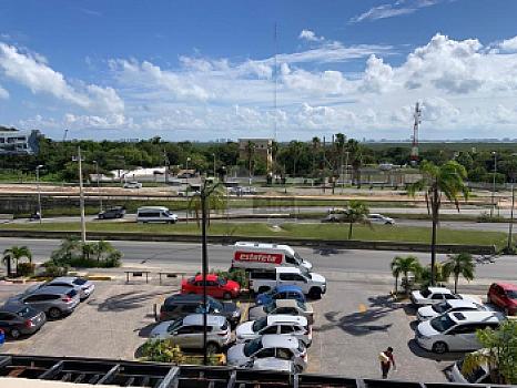 Oficina Comercial de 90mts y 45mts terraza en Plaza Comercial Céntrica – Blvd. Luis Donaldo Colosio,