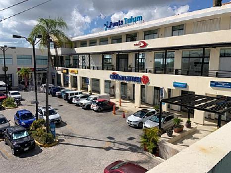 Oficina Comercial de 180mts y 90mts terraza en Plaza Comercial Céntrica – Blvd. Luis Donaldo Colosio