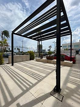 Oficina Comercial de 180mts y 90mts terraza en Plaza Comercial Céntrica – Blvd. Luis Donaldo Colosio