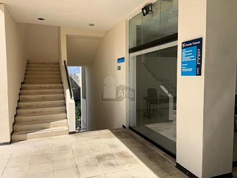 Oficina Comercial de 180mts y 90mts terraza en Plaza Comercial Céntrica – Blvd. Luis Donaldo Colosio