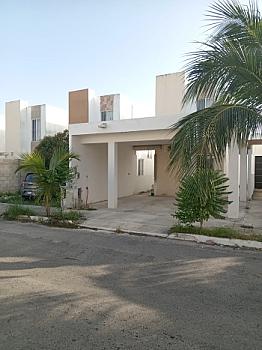 Casa seminueva construida con los estándares actuales de calidad. En privada vigilancia 24hrs