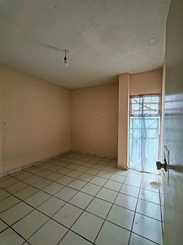 Departamento en Avenida cerca de centros comerciales