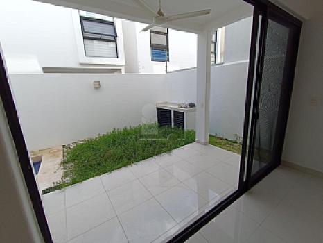 Casa en Renta 4 recs, 4 baños y cuarto servicio en Residencial AQUA, Cancun Quintana Roo, SMZ-330