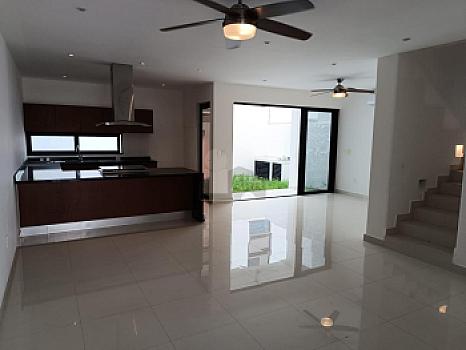 Casa en Renta 4 recs, 4 baños y cuarto servicio en Residencial AQUA, Cancun Quintana Roo, SMZ-330