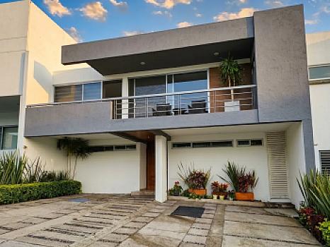 Casa en VENTA, Lomas de Juriquilla - Opción a 5a recámara