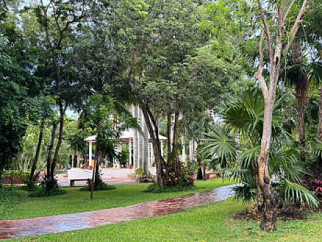 Casa Nueva en Venta en Arbolada con amenidades y sobre Av Huayacan