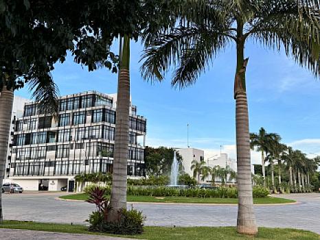 Casa Nueva en Venta en Arbolada con amenidades y sobre Av Huayacan