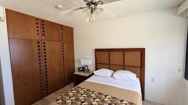 Departamento en venta amueblado y equipado frente al mar con alberca y seguridad