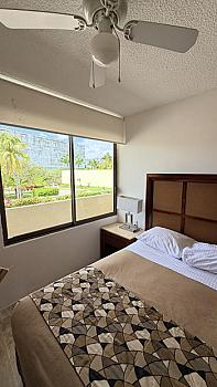Departamento en venta amueblado y equipado frente al mar con alberca y seguridad