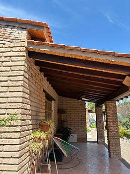 HERMOSA CASA DE ADOBE DE UN SOLO NIVEL