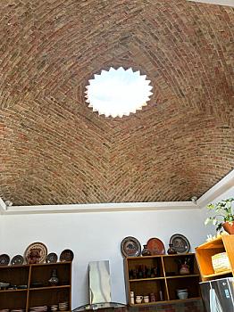 HERMOSA CASA DE ADOBE DE UN SOLO NIVEL