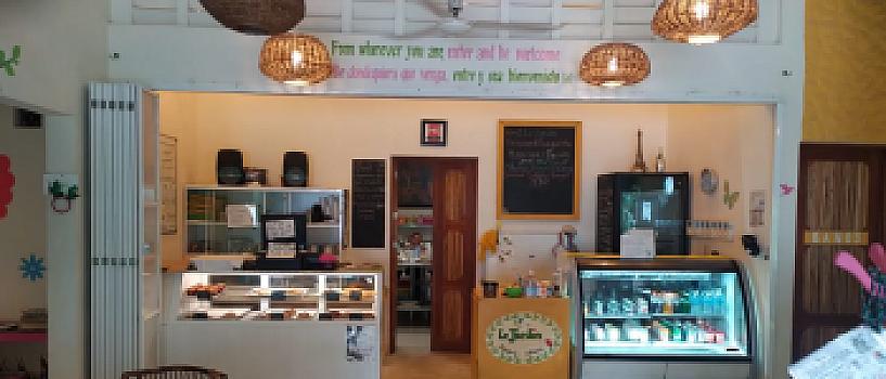 Propiedad de uso mixto en Holbox, a pocos pasos de la playa