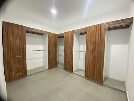 CASA DE 4 RECAMARAS MUY AMPLIA EN SAN JOSE ITURBIDE GTO.