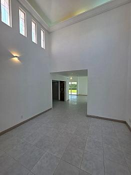 CASA EN RENTA / VENTA  EN PUERTA DE HIERRO