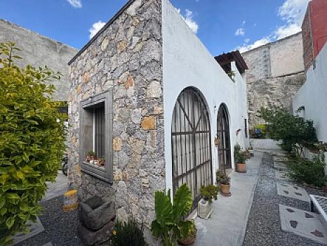 CASA DE DOS PISOS EN SAN JAVIER SAN MIGUEL DE ALLENDE GTO
