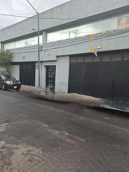 Bodega de 2300m2  cerca del Viaducto