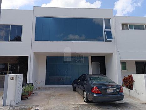 Casa en Venta Residencial Arbolada 3 recs, 3 baños completos, Cancun Quintana Roo  Zona Huayacan