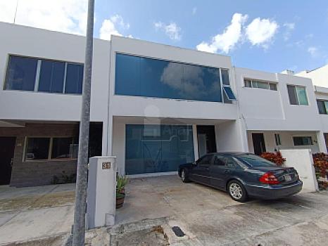 Casa en Venta Residencial Arbolada 3 recs, 3 baños completos, Cancun Quintana Roo  Zona Huayacan