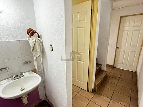 Casa en Venta en los Heroes Tecamac, de 4 niveles y 5 habitaciones