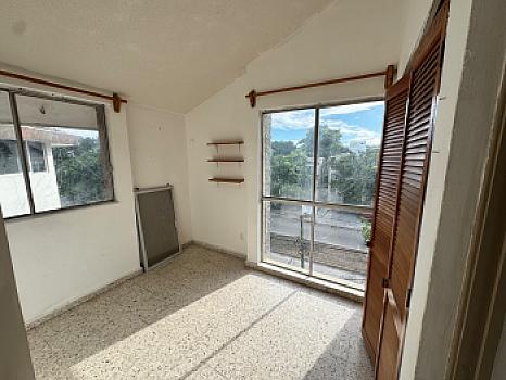 CENTRAL APARTMENT 3RD LEVEL AV LA COSTA AND MANDINGA