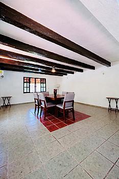 Residencia independiente en Álamos I, Cancún · 980 m² de terreno, jardín y alberca privada