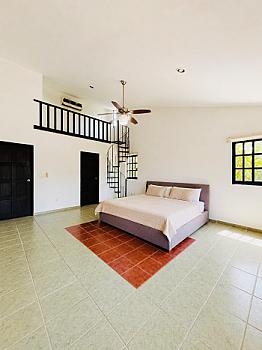Residencia independiente en Álamos I, Cancún · 980 m² de terreno, jardín y alberca privada