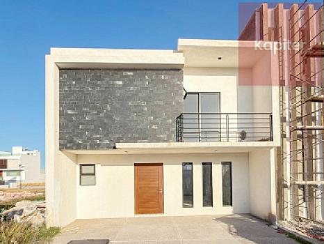 Casa en venta con recámara y baño completo en planta baja en Taray Royal Club, El Marqués, Querétaro