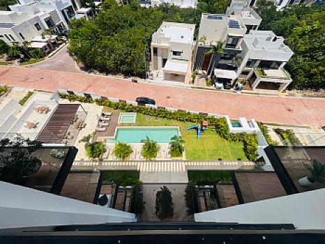 Penthouse en renta en Altea, Vía Cumbres, Cancún, con rooftop privado, jacuzzi y recámara en dos niveles