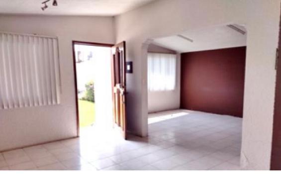 Casa  de una planta con excelente ubicación