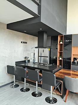 Descubre esta joya Contemporánea de 3 Niveles con diseño Moderno y acabados de Lujo