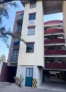 sa departamento en venta en la alcaldia iztapalapa a 5 mnts. de centros comerciales como ANTENAS, portal lomas estrella. Cuenta con universidades