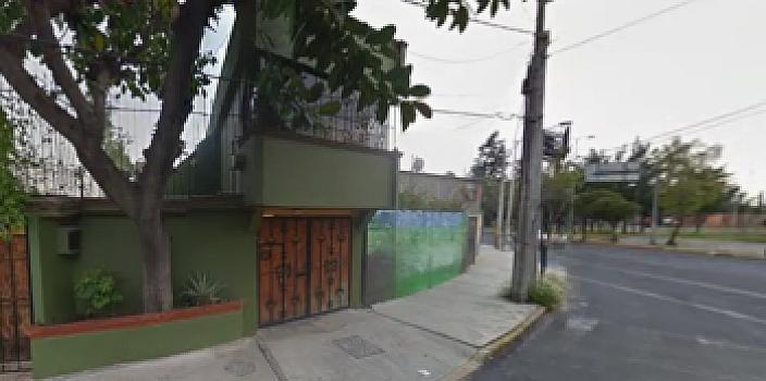 sa Venta de Casa en San Juan de Aragon G. A. M. a 20 mnts. del Aeropuerto I. de la CDMX. cuenta con Múltiples Vías de Acceso Hace Esquina con AV. 503
