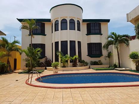 EXCELENTE CASA RESIDENCIAL CON ALBERCA EN VENTA EN COATZACOALCOS