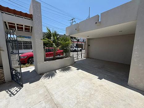 Casa de UNA PLANTA con 2 recámaras en Residencial Pensiones, Mérida