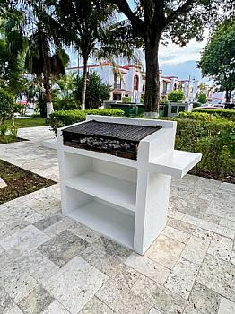 Casa en venta en privada sobre Av las Torres con alberca y seguridad