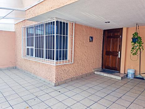 Casa en VENTA - Quintas del Marqués, 4 recámaras + cuarto de servicio