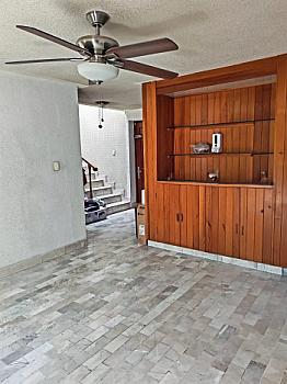 Casa en VENTA - Quintas del Marqués, 4 recámaras + cuarto de servicio