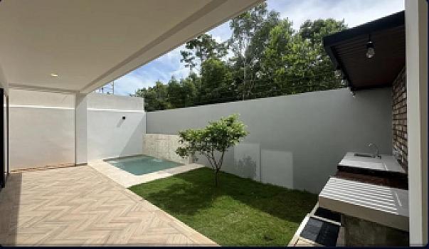 House for rent on Av Huayacan in Vía Cumbres with pool, grill and 24 hr security