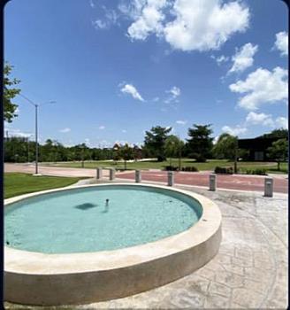 House for rent on Av Huayacan in Vía Cumbres with pool, grill and 24 hr security