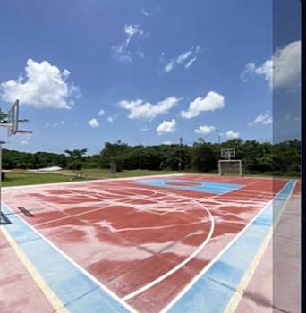House for rent on Av Huayacan in Vía Cumbres with pool, grill and 24 hr security