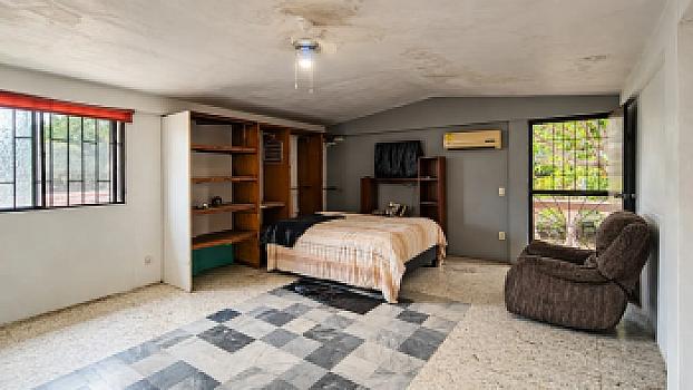 Descubre Amplia Casa en Venta con amplio terreno en la Colonia Tancol en Tampico