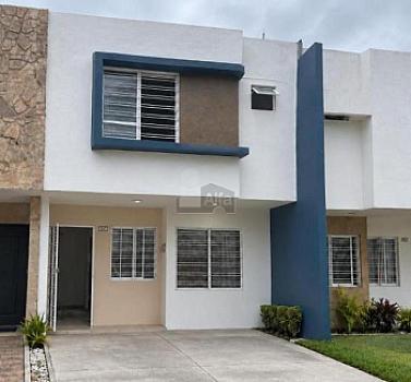 Casa en Renta | Paneles solares y A/A |
