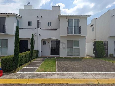 Casa en condominio en rent en Residencial Foresta, Metepec, México