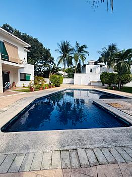 Casa en venta en Álamos I, Cancún · 3 recámaras y alberca